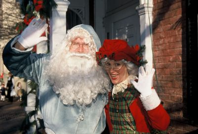 ct-santa-mrs-claus2